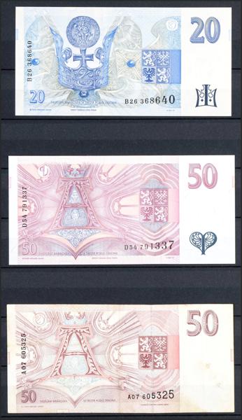 1096